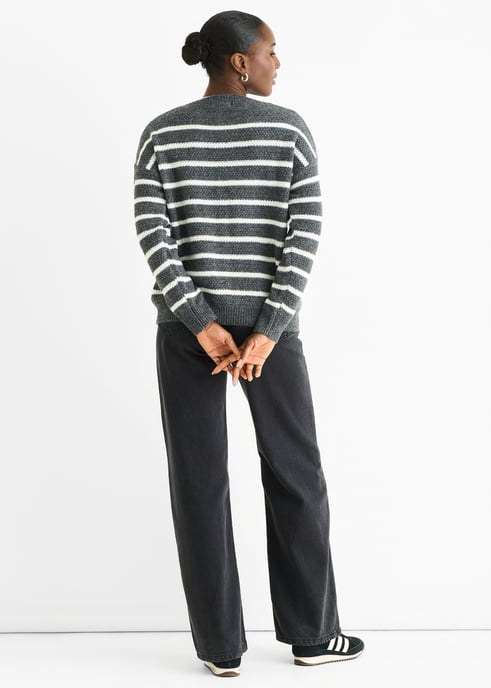 Grå randig grovstickad oversized tröja - Image 4