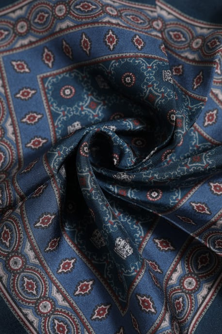 Blåtryckt sidenfoulard för män - Image 4