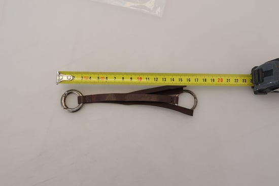 Brun läder nyckelring med silverfärgad metall - Image 5