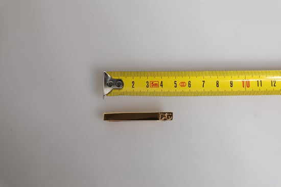 Gouden Tonaal Messing Logo Gestempelde Stropdasclip Bar - Image 4