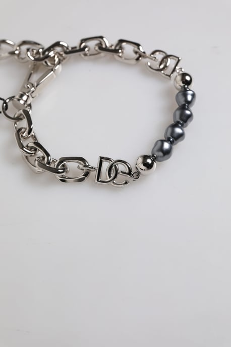 Silverfärgad kedja med hummerlås logotyp grå pärlor armband - Image 3