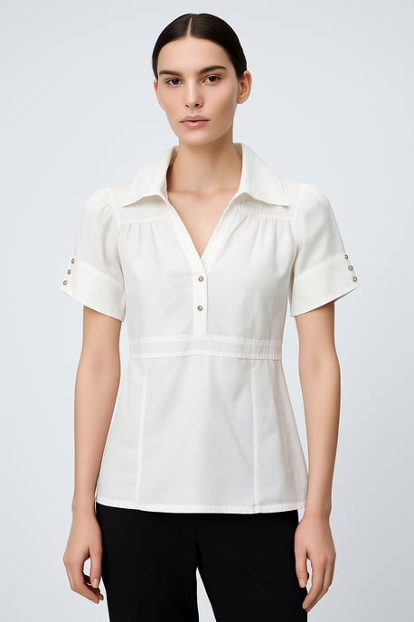 Witte blouse met knoopdetail – Klassieke elegantie met een moderne touch - Image 2
