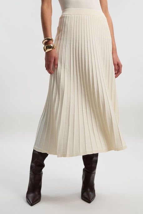 High Waisted Textured Knit Full Maxi Skirt - Image 3