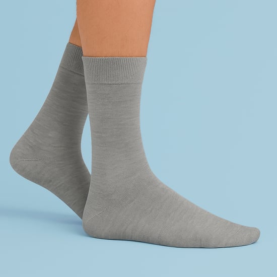 2 Pairs Mens Cashmere Socks - Luxury Soft and Warm Seamless Everyday Socks - Image 3
