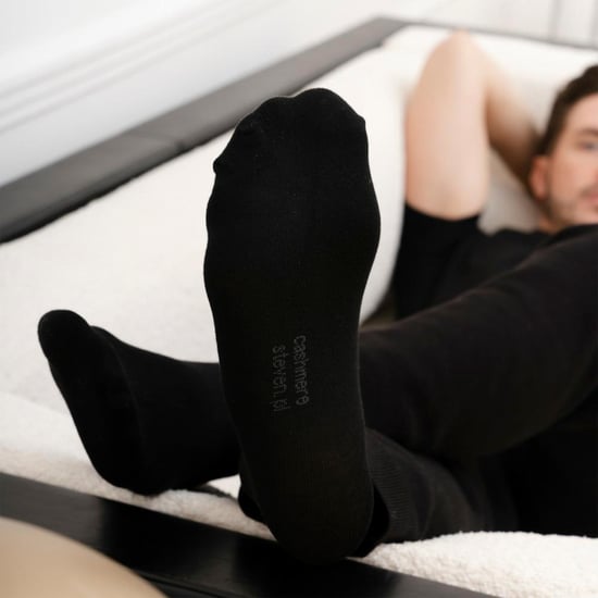 2 Pairs Mens Cashmere Socks - Luxury Soft and Warm Seamless Everyday Socks - Image 4