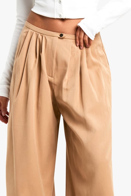 Pleated Woven Wide Leg Trouser - Image 4