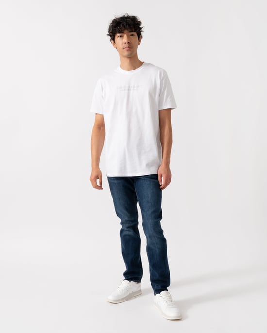 U0002 met Tonal Milano/New York Logo T-Shirt in Wit - Image 4