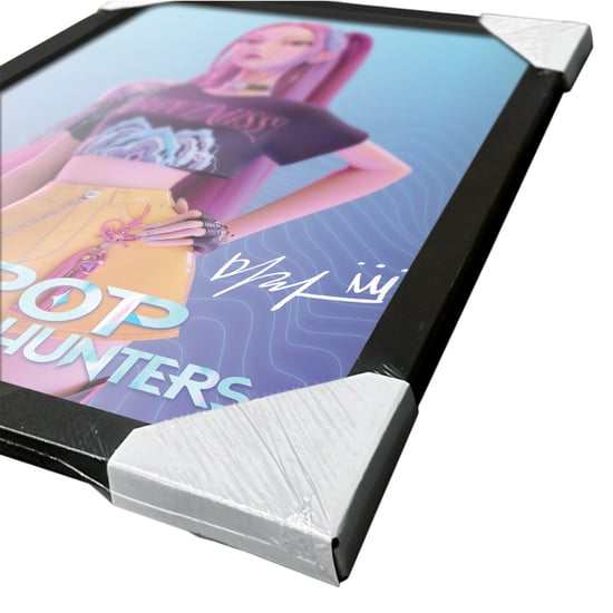 K-Pop Demon Hunters Mira Framed Poster (Pink/Blue) - Image 3