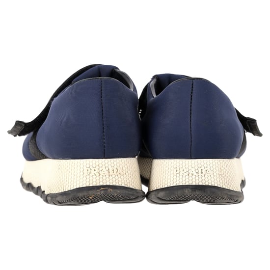 Prada Instapper Sneakers in Marineblauw Nylon - Image 5