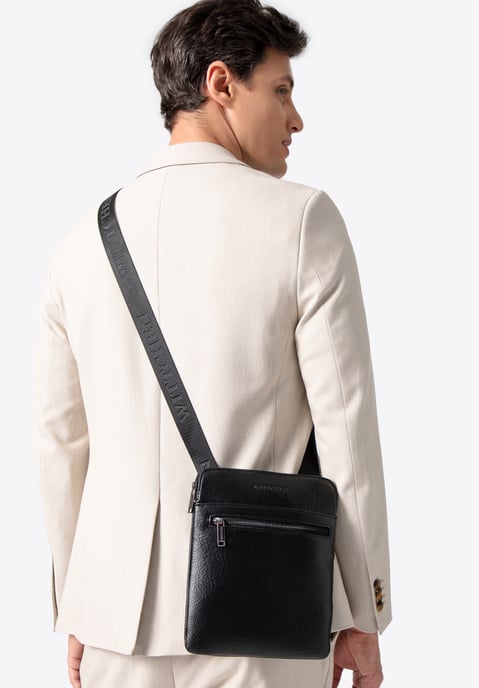 Wittchen Men's Small Messenger Bag in Imitation Leather Black - Image 2