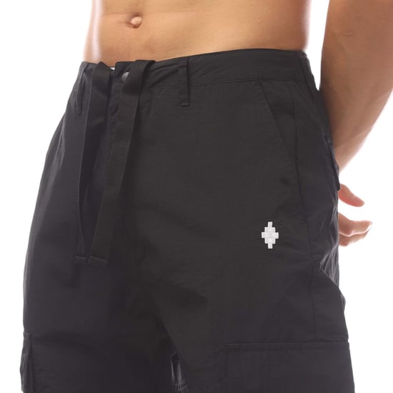 Herenbroek Marcelo Burlon Cross Nylon Cargo in Zwart-Wit - Image 3