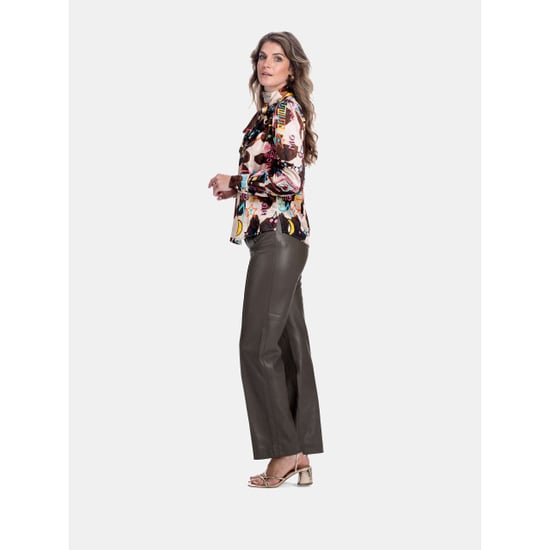 Mucho Gusto Blouse vinci met koeienprint en graffiti illustraties - Image 4