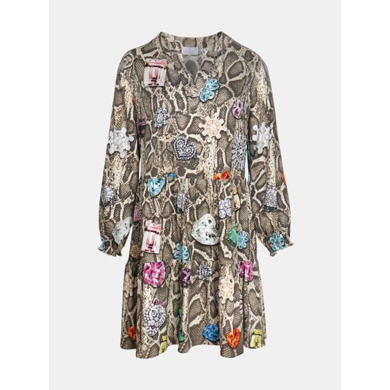 Mucho Gusto Jurk san rafael in beige slangenprint met kleurrijke broches - Image 2