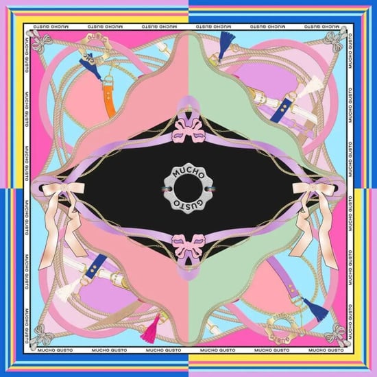 Mucho Gusto Jurk francis bay roze blauw met kettingen - Image 3