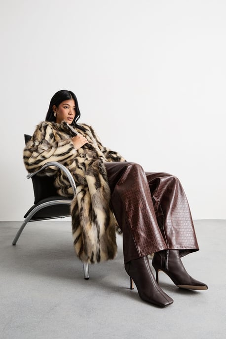 Premium Zig Zag Longline Faux Fur Coat - Image 4