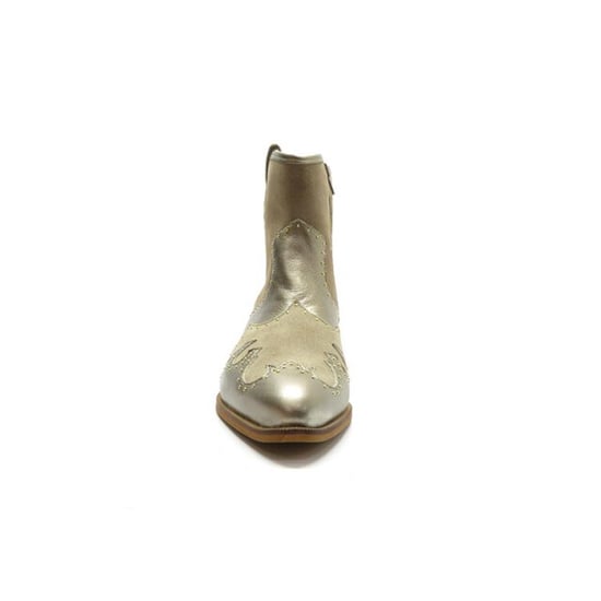 DWRS Label Lyon studs - Image 3