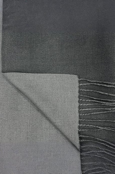 Reversible Two-Tone Cashmere Blend Scarf With Tassels in Grey - Image 4