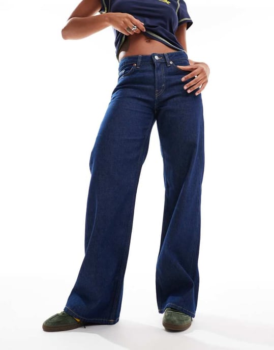 Monki Imoo low waisted wide fit jeans in rinse wash clean blue - Image 1