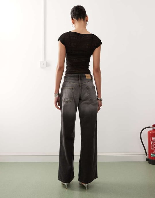 Motel roomy extra wide low rise jeans in grey used bleach - Image 2