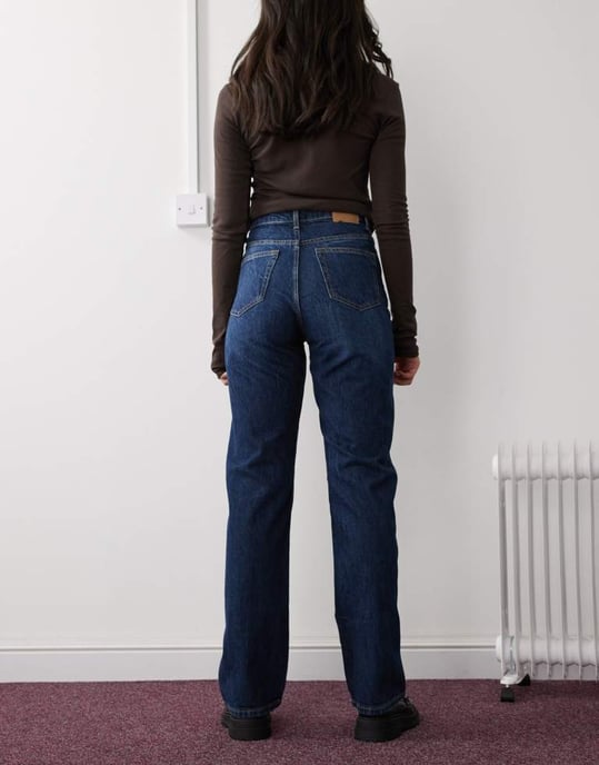 Weekday Rowe extra high waist regular fit straight leg jeans in compact blue - Image 2