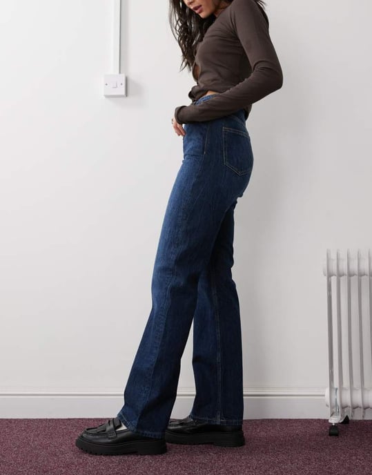 Weekday Rowe extra high waist regular fit straight leg jeans in compact blue - Image 3