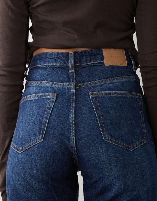 Weekday Rowe extra high waist regular fit straight leg jeans in compact blue - Image 4