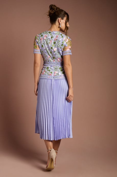Short Sleeve Embroidered Pleated Skirt Midi Dress - Image 3