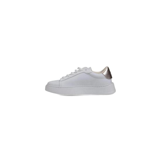 Platform Sneakers met Studded Detail - Image 3