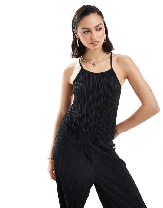 JDY plisserad jumpsuit med öppen rygg i svart - Image 2
