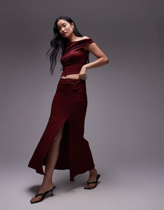 Topshop koordinerad snurrad off shoulder-top i burgund - Image 2