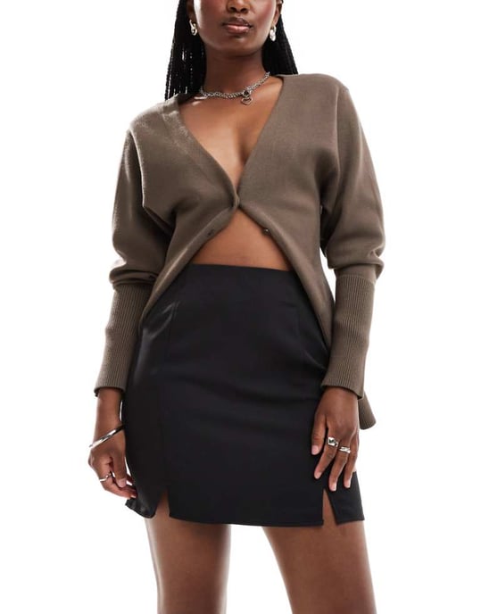 Vero Moda minikjol med notch fram i svart - Image 1
