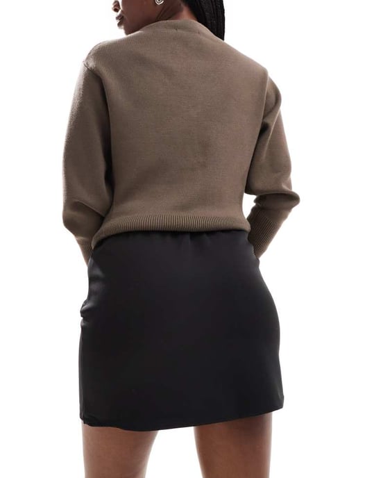 Vero Moda minikjol med notch fram i svart - Image 2