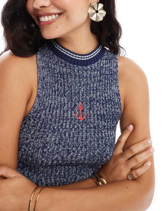 ASOS DESIGN stickad linne med kant och broderad ankardetalj i tvistad garn - Image 2
