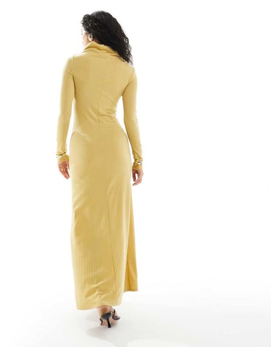 ASOS DESIGN ribbad asymmetrisk rynkad hals maxi klänning med lång ärm i gul - Image 4