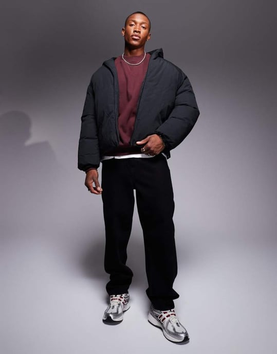 ASOS DESIGN oversized puffer-jacka i svart - Image 2