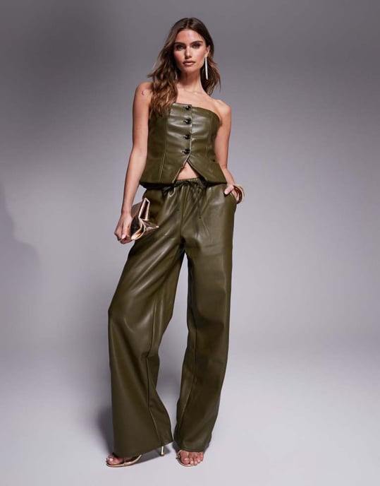 Kaiia imitation läder knapplist bandeau topp koord i grön - Image 3