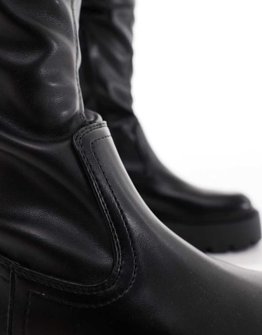 ASOS DESIGN Bred Passform Kristen chunky stövlar över knät i svart - Image 4