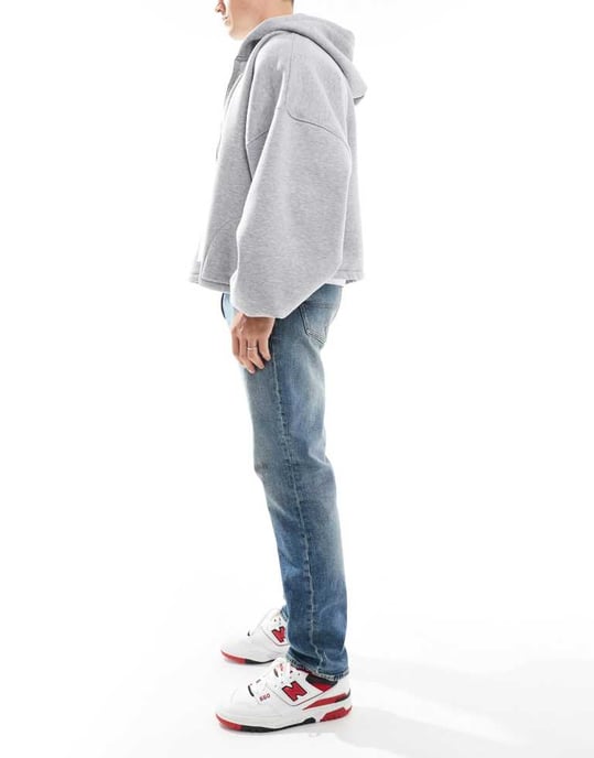 Tommy Jeans Ryan regular raka jeans i sliten mellanblå tvätt - Image 3