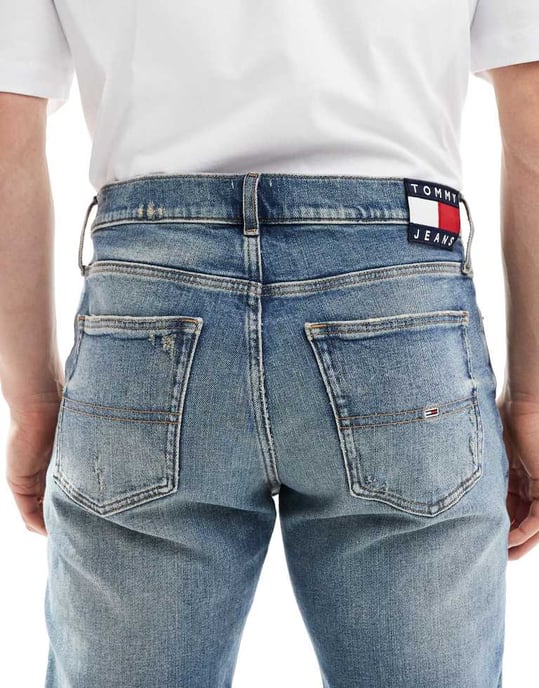 Tommy Jeans Ryan regular raka jeans i sliten mellanblå tvätt - Image 4