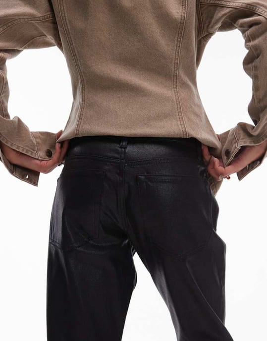 Topshop mid rise rak beskuren belagd jeans i svart - Image 4