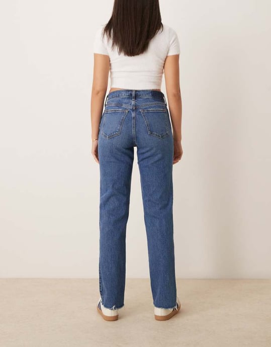 Abercrombie & Fitch Curve Love mid rise raka jeans i mörkblå - Image 2
