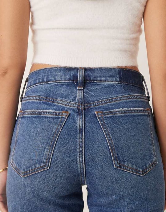 Abercrombie & Fitch Curve Love mid rise raka jeans i mörkblå - Image 4