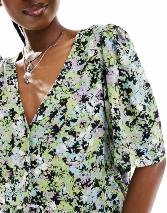 Monki knäppning genom midi-klänning i blommigt mönster - Image 3