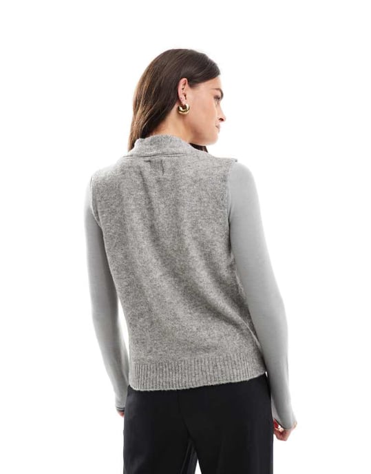 Vero Moda ärmlös stickad väst i medelgrå melange - Image 4