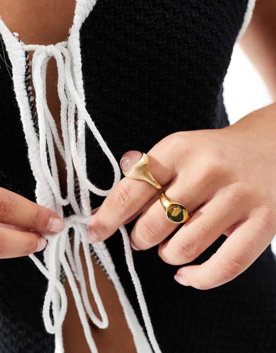 ASOS DESIGN stickad väst med kontrasterande kant i svart - Image 3