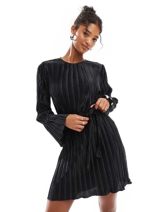 Vero Moda plisserad mini-klänning med knytning i midjan i svart - Image 4
