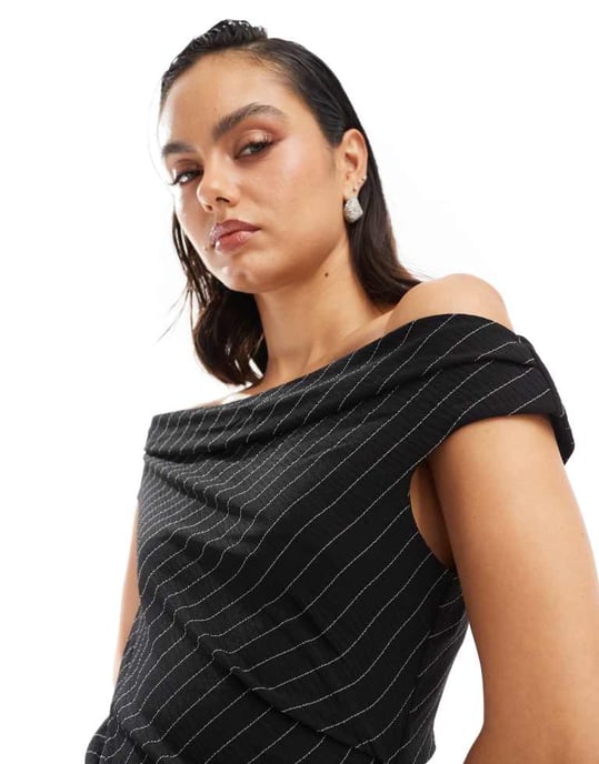 ENDAST off shoulder miniklänning i svart randig mönster - Image 2