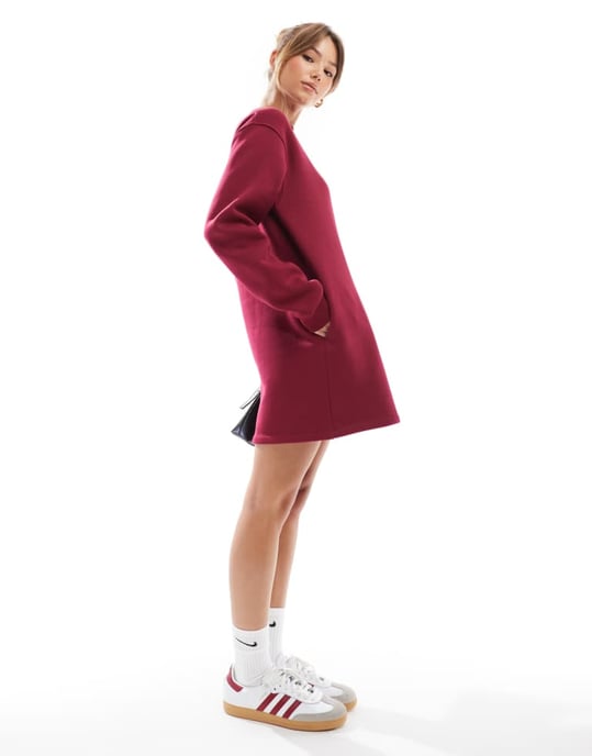 ASOS DESIGN oversized mini sweatshirtklänning i vinröd - Image 2