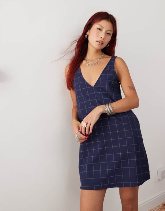 Monki hängklänning mini i marinrutigt randig - Image 4