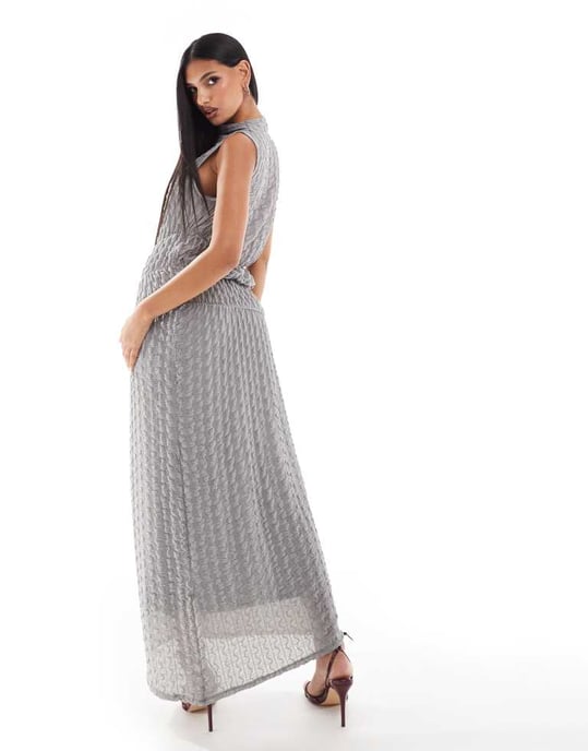 ASOS DESIGN krinklad höghalsad rynkad maxiklänning med sömdetaljer i ljusgrått - Image 4